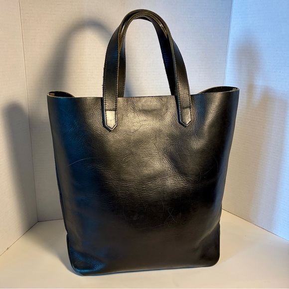Thick leather American Apparel handbag in black with magnetic top closure - Picture 3 of 14